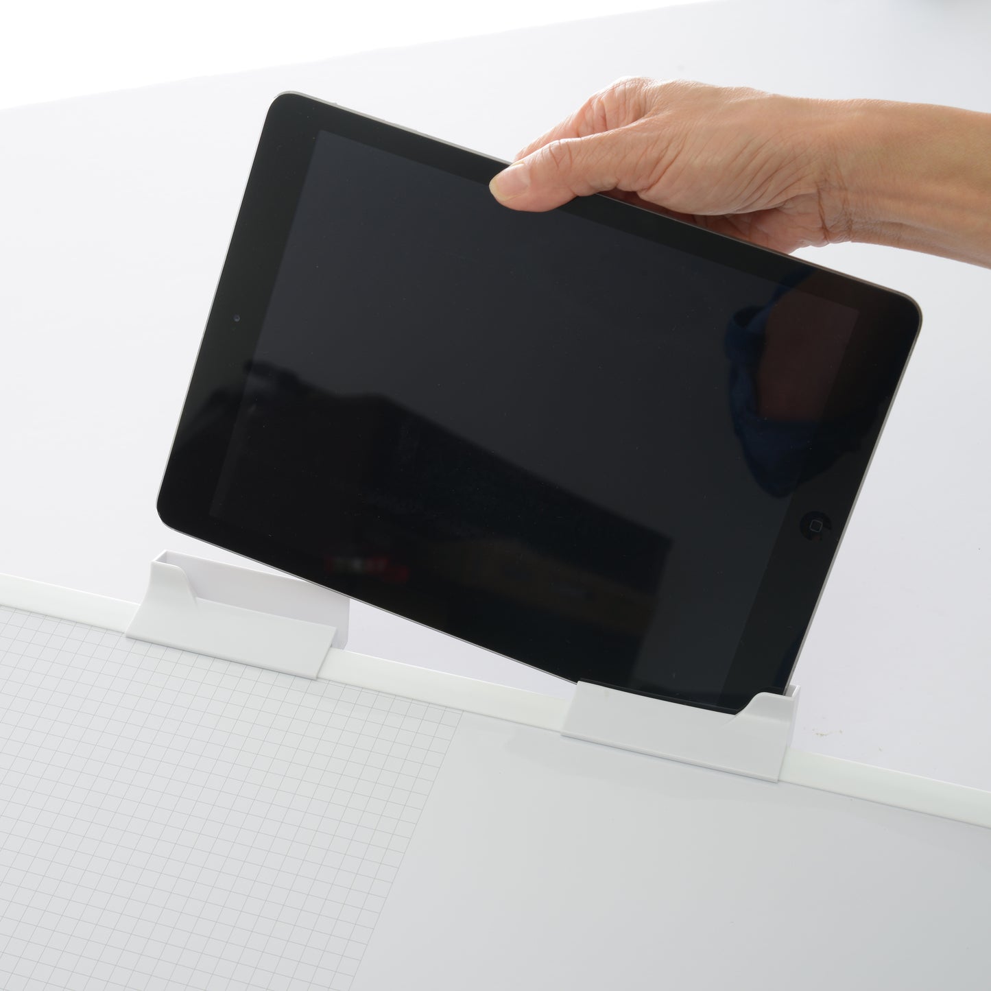 EZ Desk E100